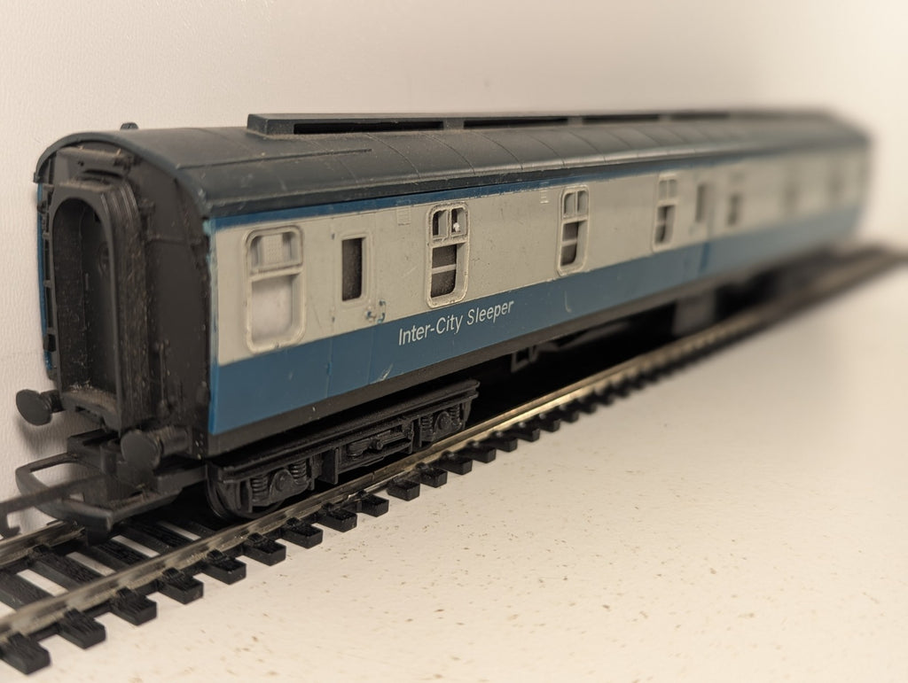 Hornby R416  OO Gauge BR Mk1 Sleeper Coach 2510 BR Blue & Grey