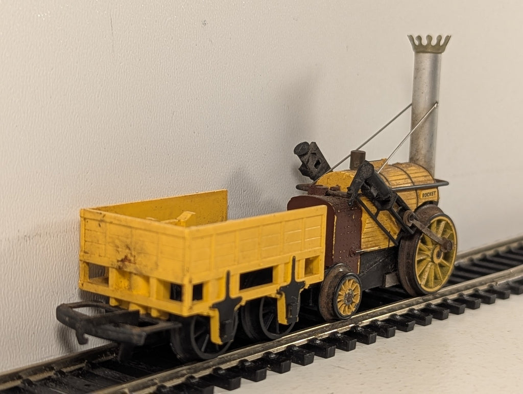 Tri-ang OO Gauge Stephenson's Rocket Steam Locomotive Yellow R651