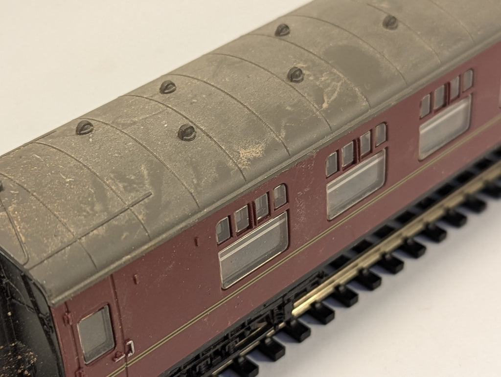 Hornby OO Gauge R4935 Hogwarts Railways Mk1 BSK 99723 (Needs a Clean)