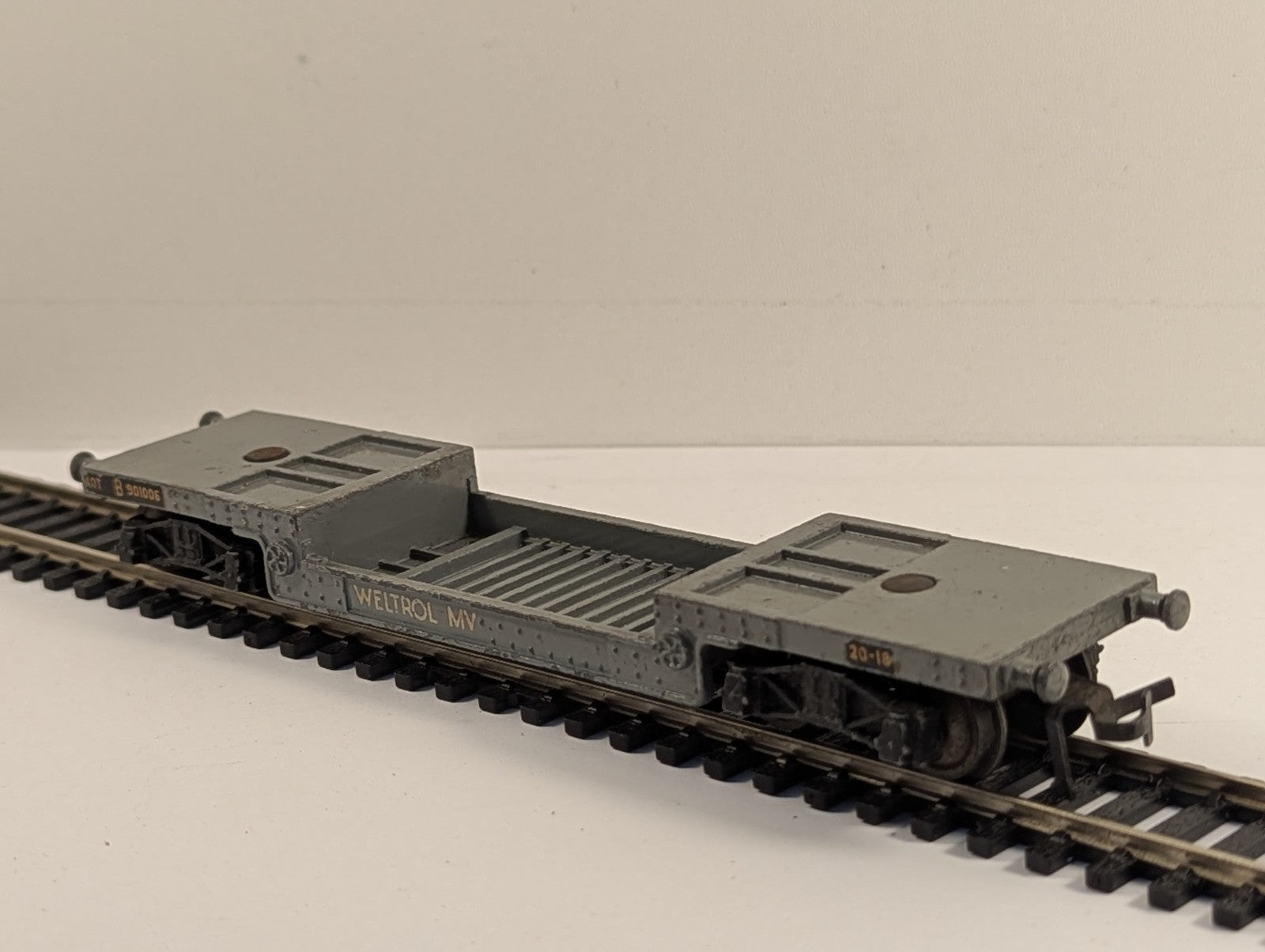 Hornby Dublo 4685 OO Gauge BR Grey 40t Weltrol MV Wagon B901006