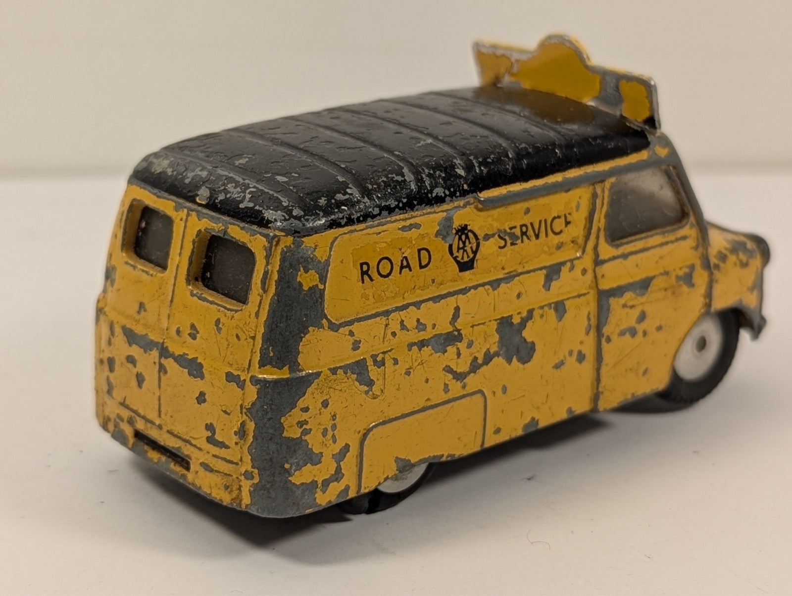 Corgi Toys 408 Bedford AA Road Service Van 1:43