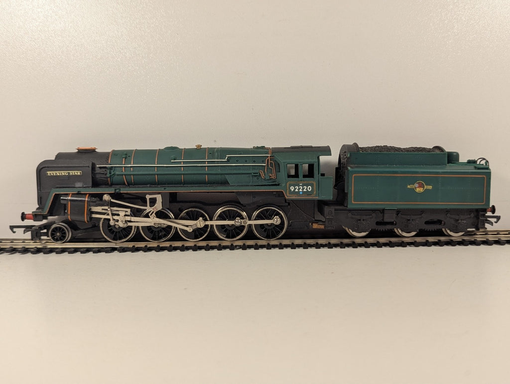 Hornby BR Class 9F "Evening Star" Steam Locomotive OO Gauge