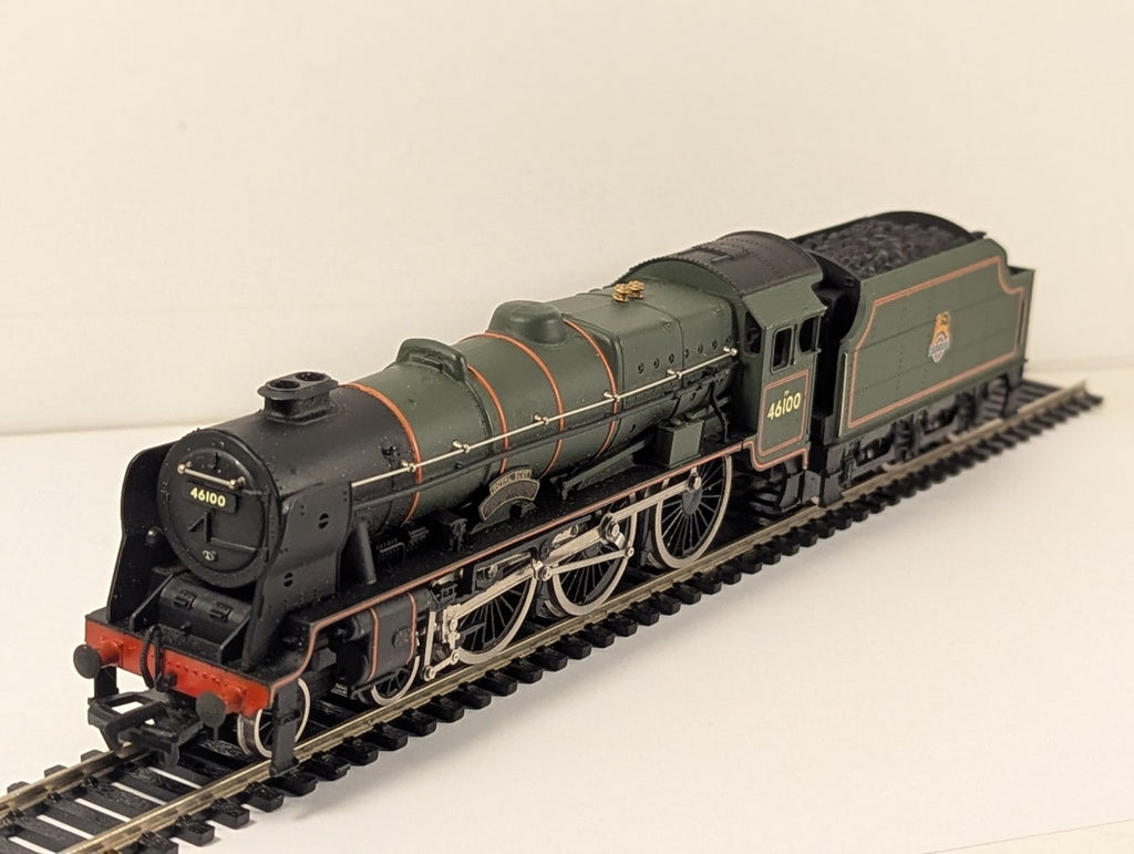 Mainline OO Gauge BR Green 46100 Royal Scot Steam Locomotive