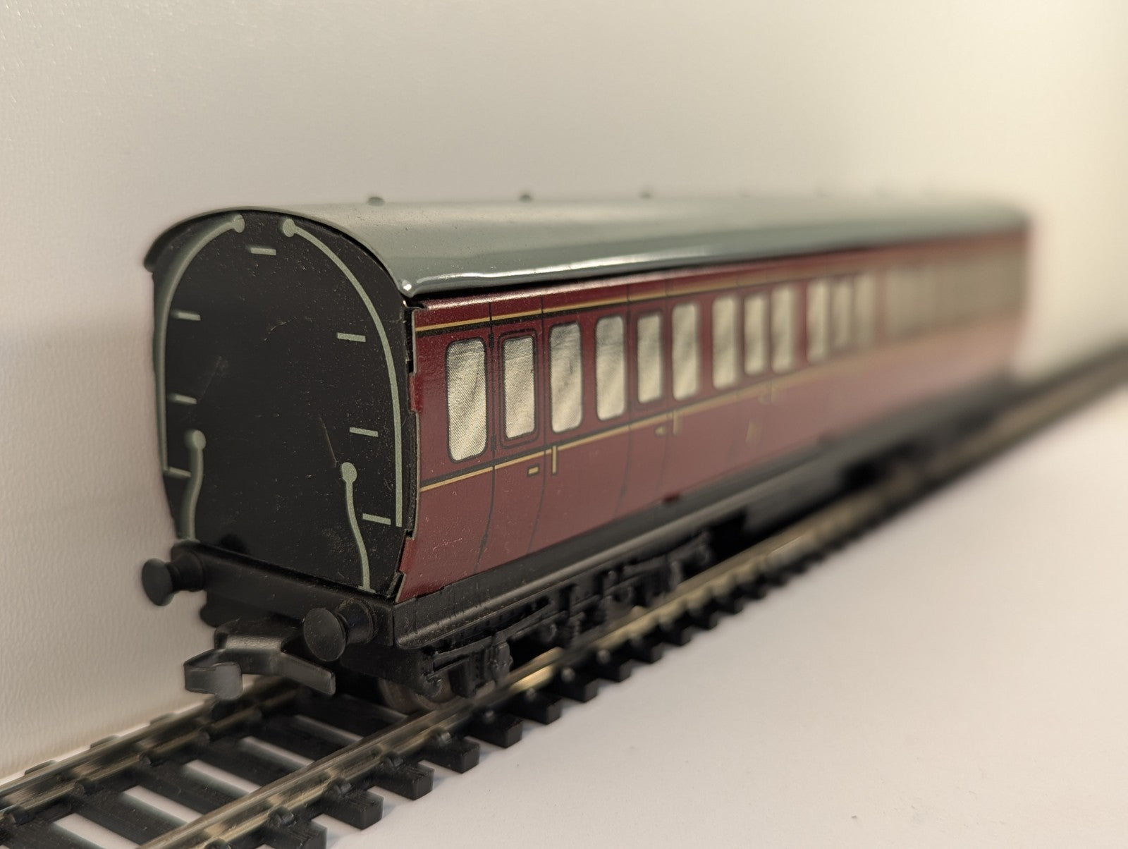 Hornby-Dublo 32090 OO Gauge D13 Suburban Coach - Boxed