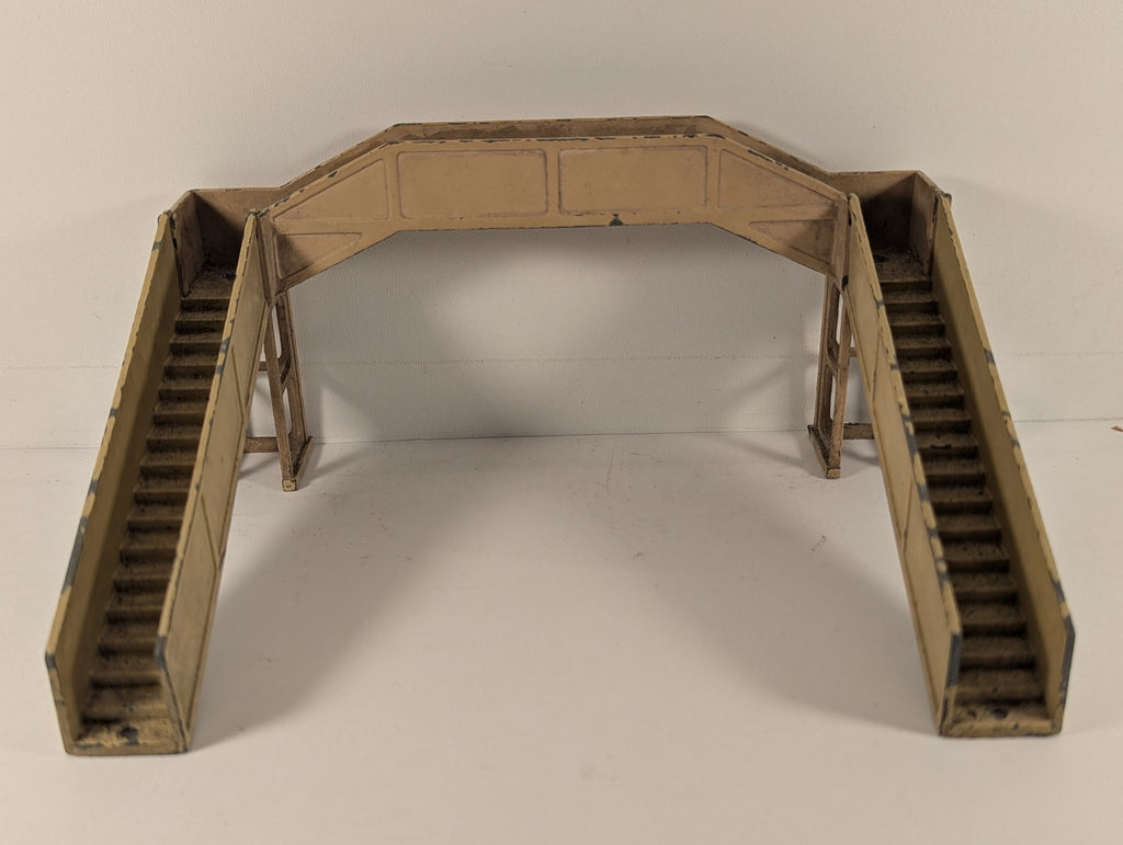 Hornby-Dublo OO Gauge D1 Footbridge Buff