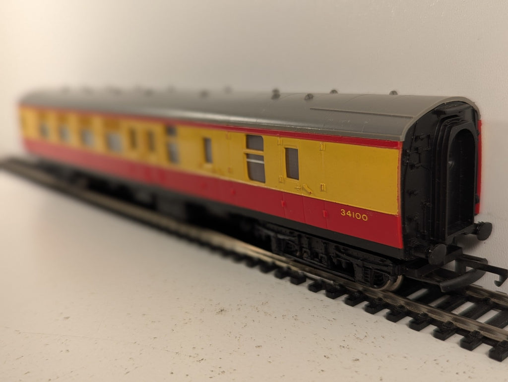Hornby OO Gauge Stanier Brake 3rd Coach Passenger Coach 34100
