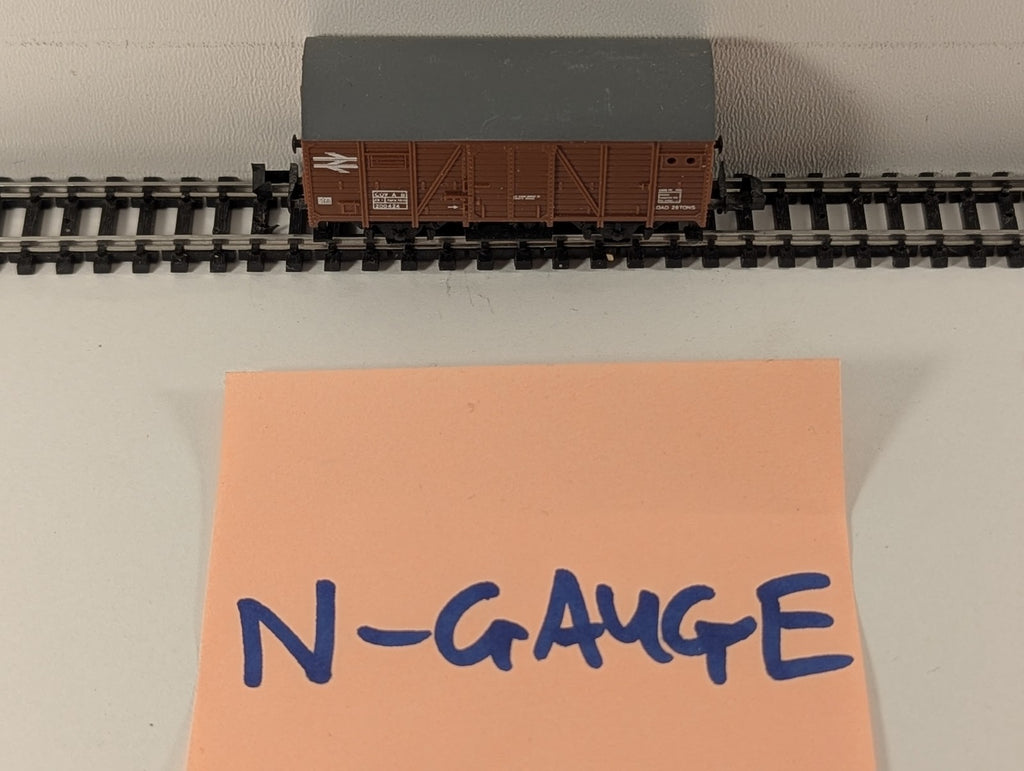 Minitrix N Gauge BR Bauxite Cov B Goods Van 200424