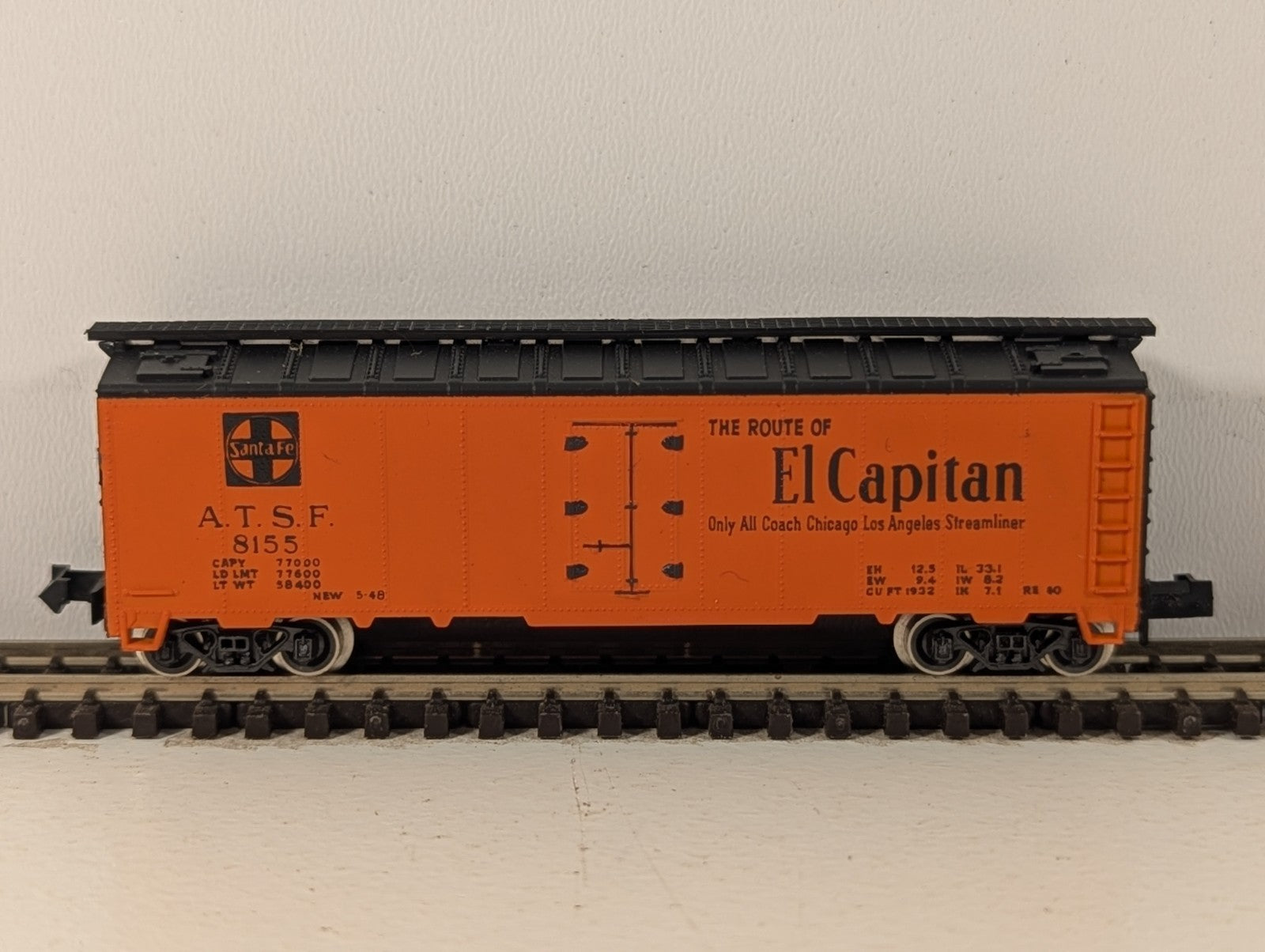 Atlas 2392 N Gauge Orange Reefer Car - Boxed