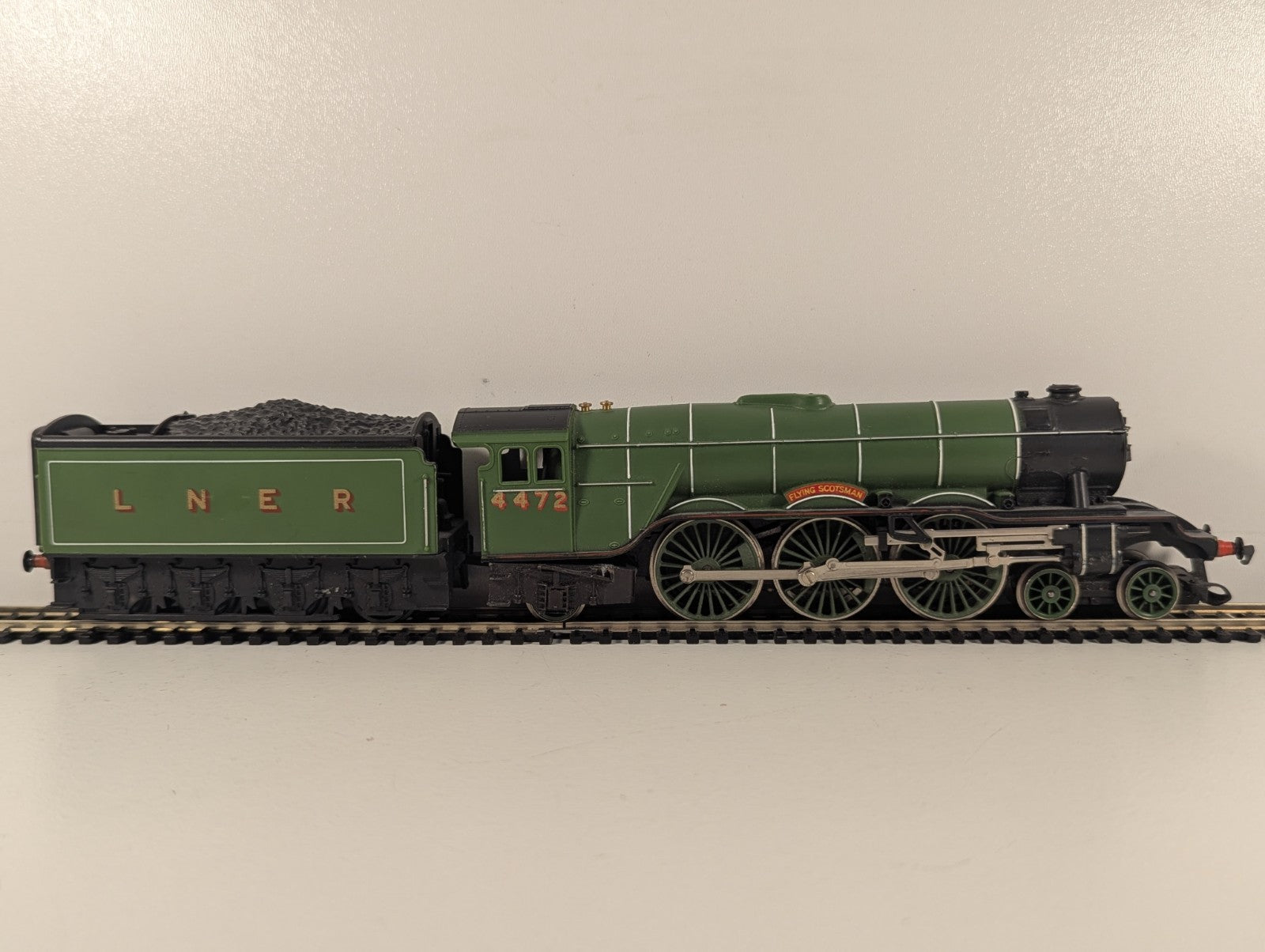 Hornby OO Gauge LNER Class A3 4472 Flying Scotsman Loco Drive