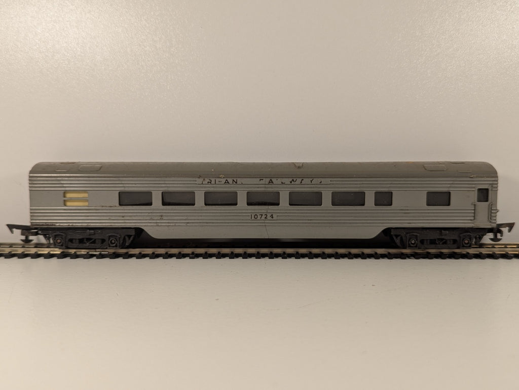 Tri-ang R24 OO Gauge Transcontinental Passenger Coach