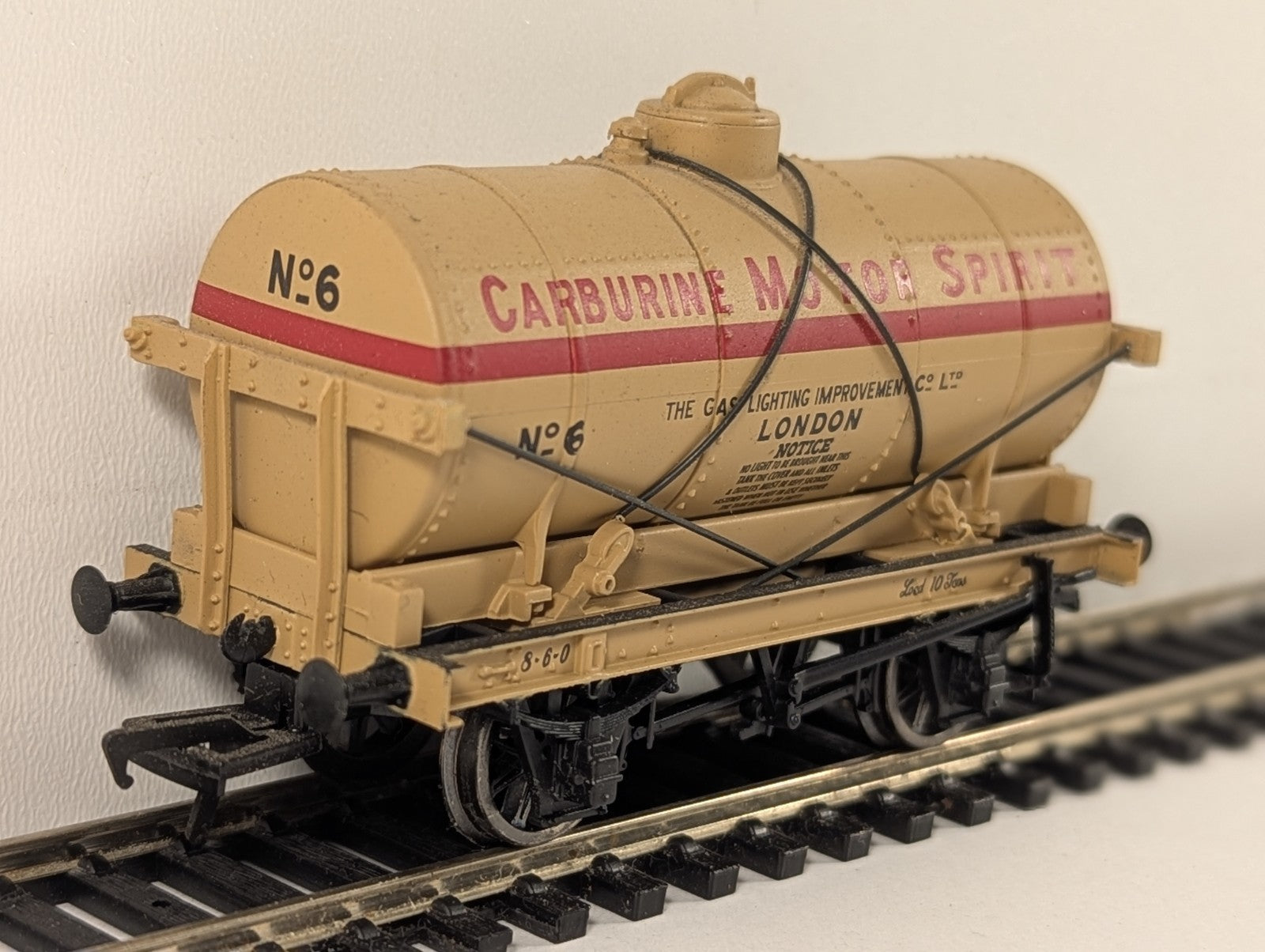 Bachmann OO Gauge 14 Ton Tank Wagon Carburine Motor Spirit 6 37-061