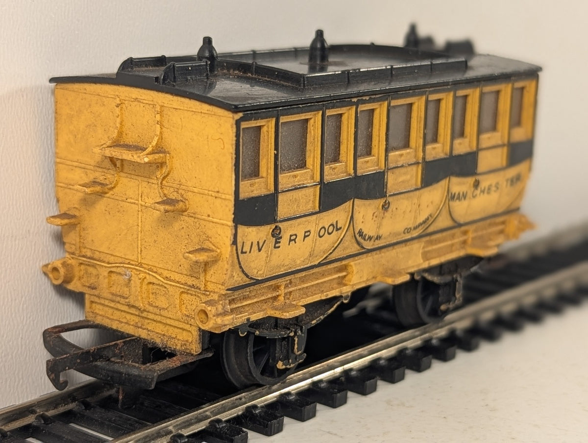 Tri-ang OO Gauge Liverpool & Manchester Railway 1st Class Coach 'Experience'