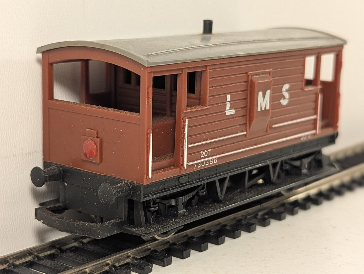 Hornby OO Gauge LMS 20 Ton Brake Van 730386 LMS Bauxite R016