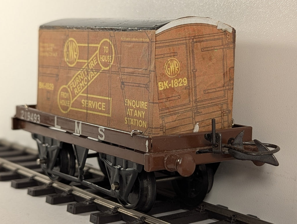 Hornby O Gauge Flat Truck with Container Goods Wagon 219493