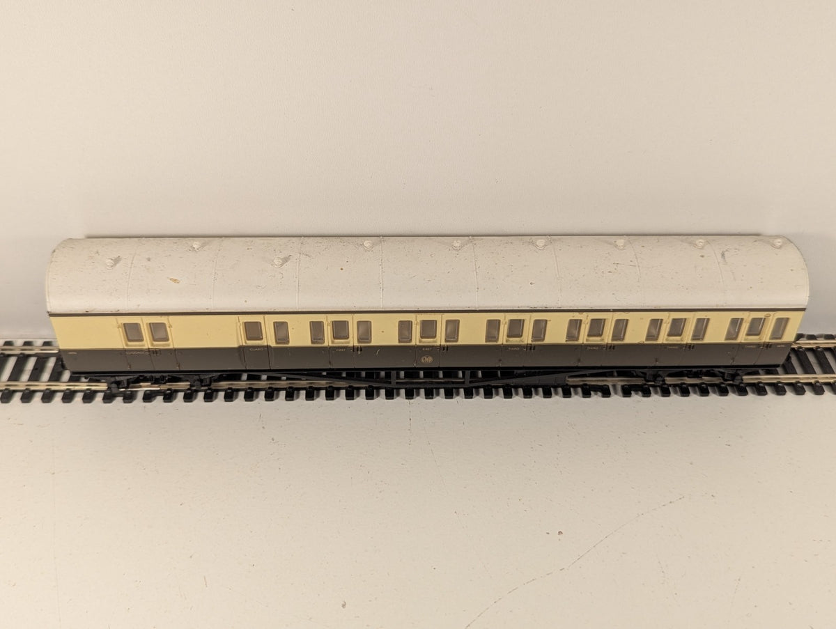 Mainline OO Gauge GWR Suburban Brake Coach Chocolate Cream