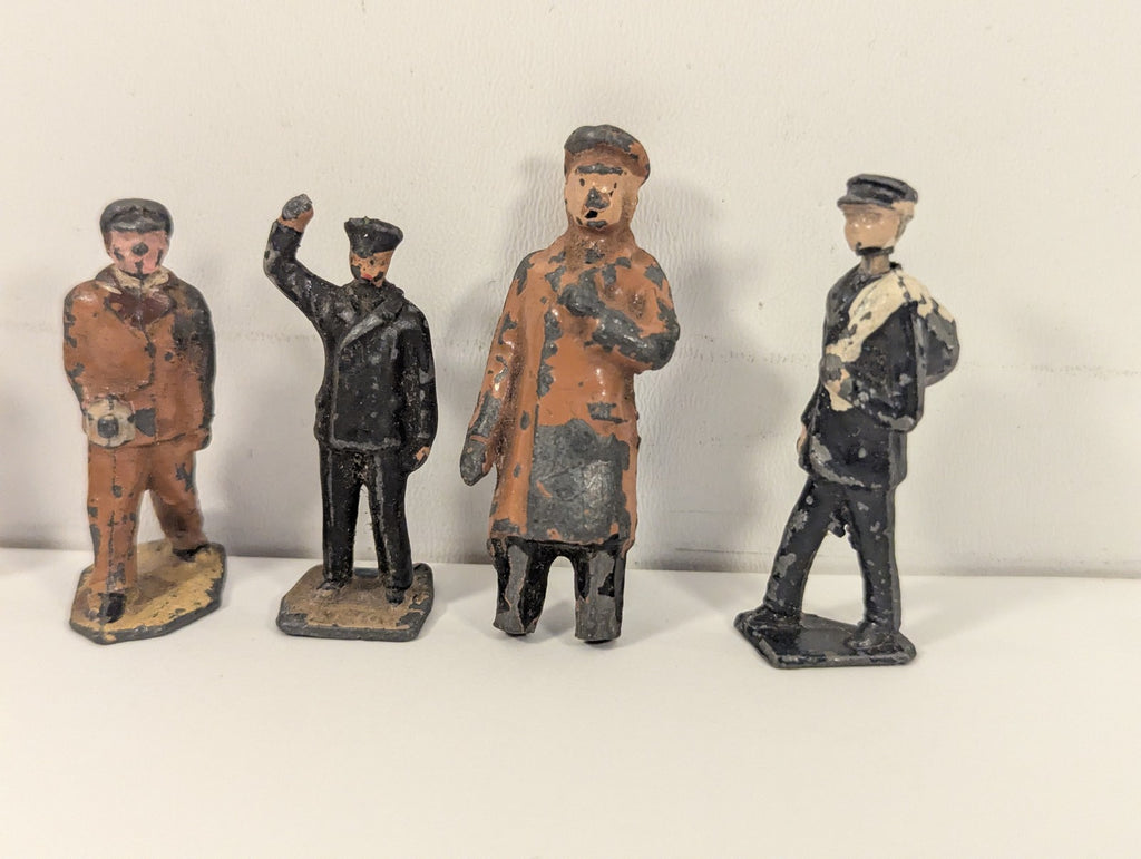 Hornby Series O Gauge Assorted Station Staff and Passengers