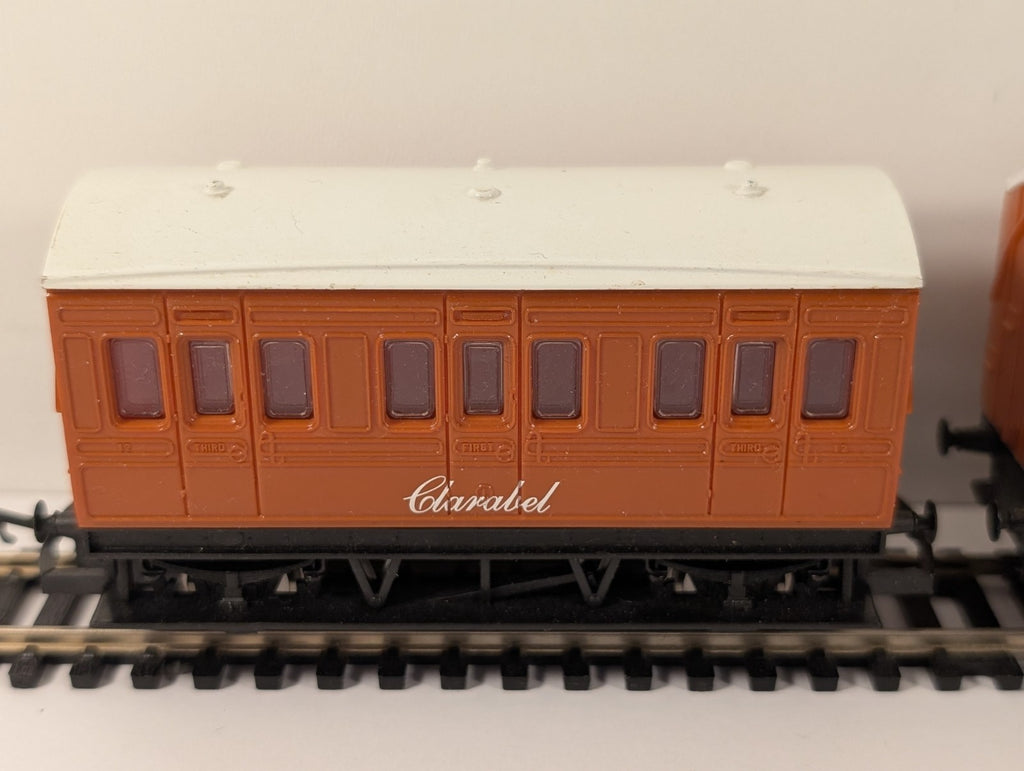 Hornby R110 & R112 OO Gauge Annie and Clarabel Coaches