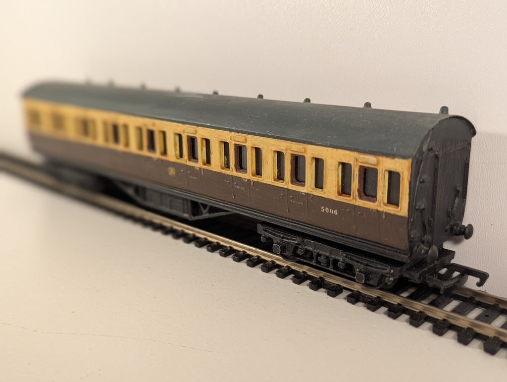 Kitbuilt GWR Suburban Coach – GWR Livery