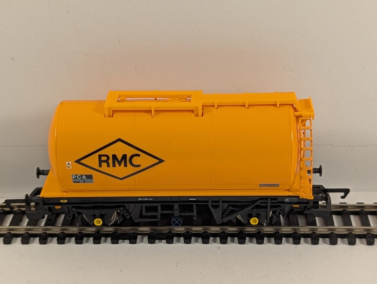 Hornby OO Gauge PCA Cement Wagon Goods Wagon RC 10045 RMC Orange