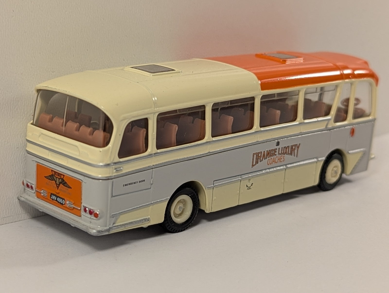 EFE De-Luxe Cavalier Coach – Orange “Luxury” Livery – 1:76 Scale