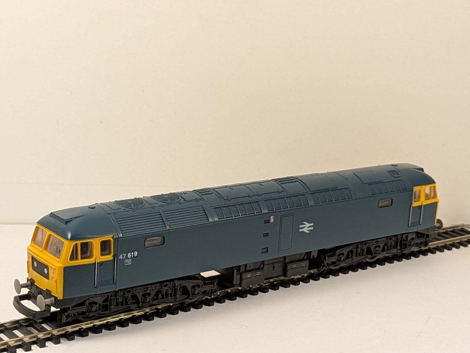 Lima OO Gauge Class 47 Locomotive 47619 BR Blue