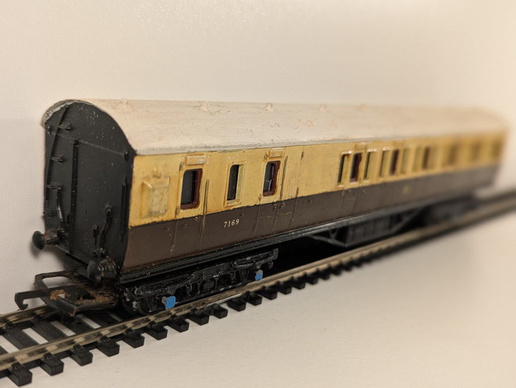 Kitbuilt GWR Collett Composite Coach No. 7169 – Brown & Cream