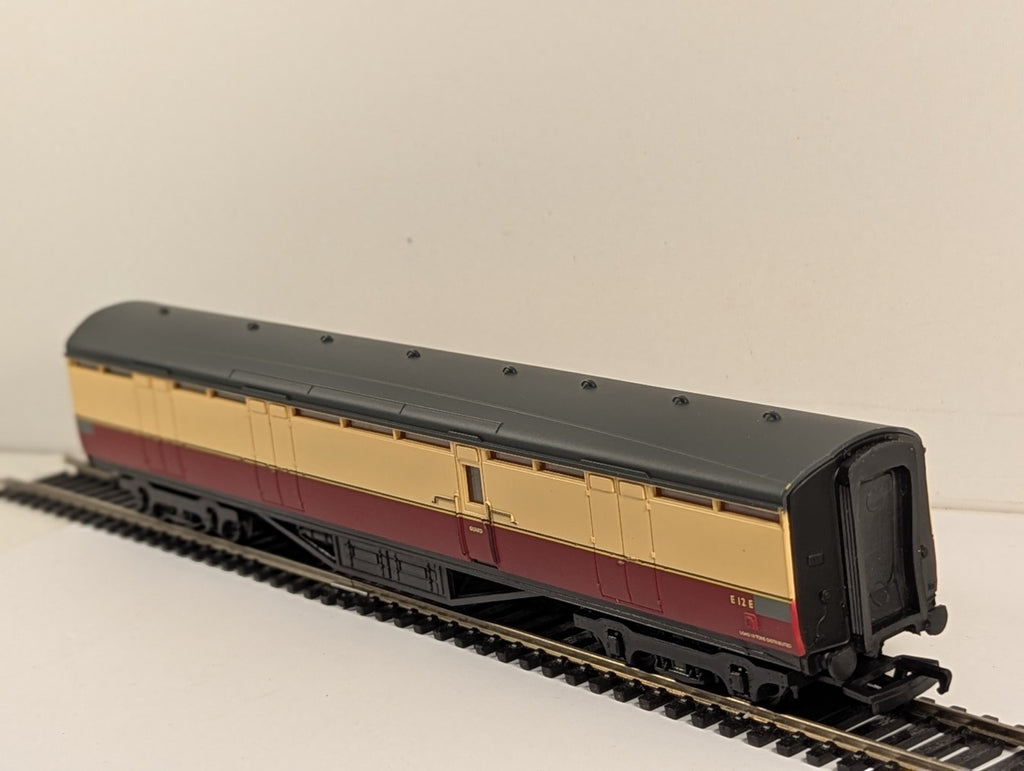 Bachmann 63ft Thompson BG Full Brake Crimson & Cream OO Gauge Boxed