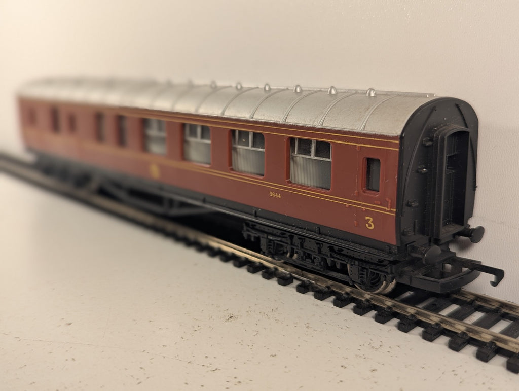 Hornby OO Gauge LMS Stanier Brake Third Corridor Coach Passenger Coach 5644