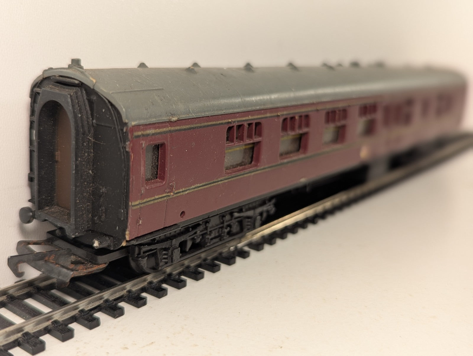 Mainline OO Gauge BR Mk1 BSK Brake Second Corridor Passenger Coach