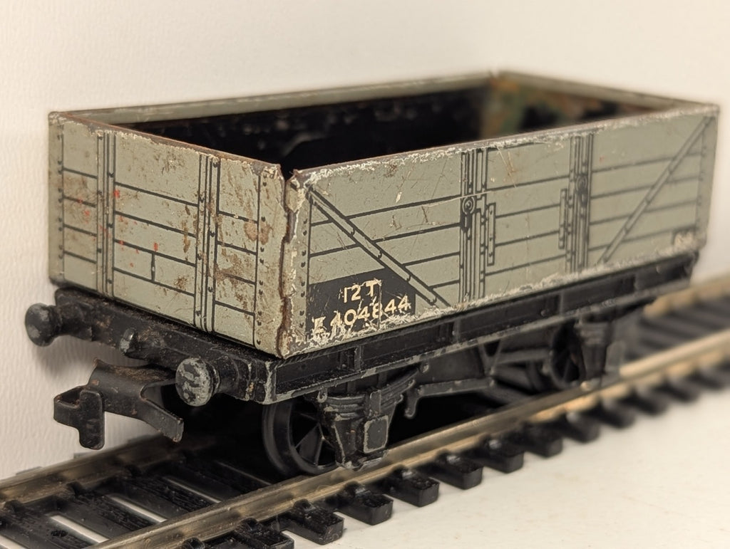 Hornby Dublo 32075 BR 12 Ton 5 Plank Open Wagon OO Gauge - Damaged Decals