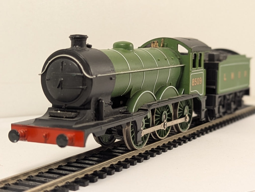 Hornby OO Gauge R150 LNER Class B12/3 4-6-0 Locomotive 8509 Spares