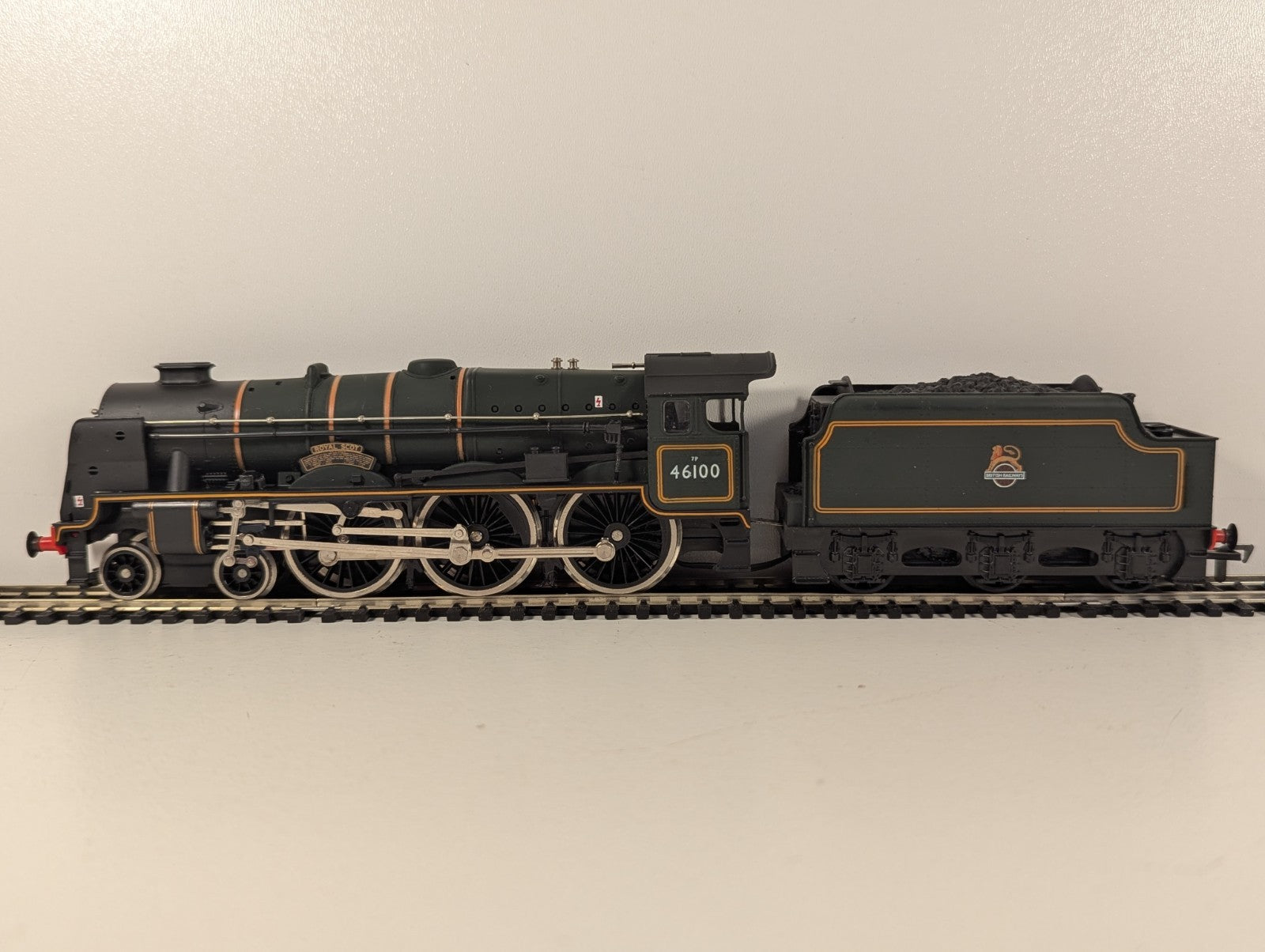Airfix Railway System 54121-3 BR Royal Scot 4-6-0 BR Black