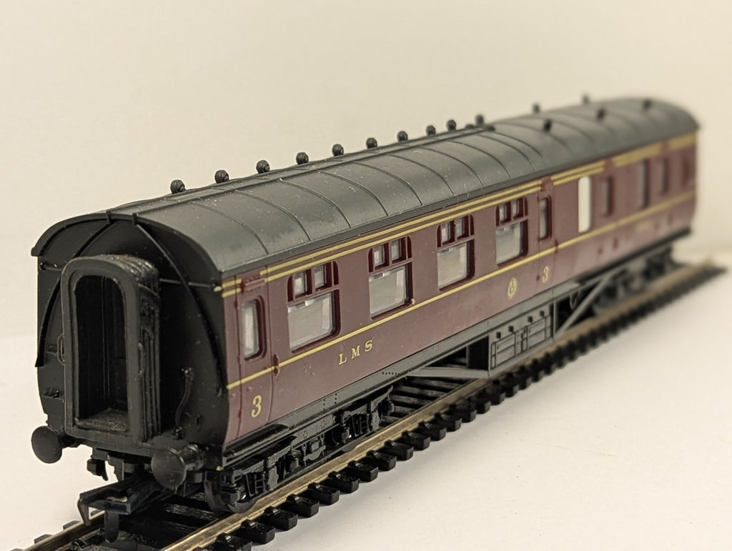 Airfix 54204-7 OO Gauge LMS Brake Third Coach