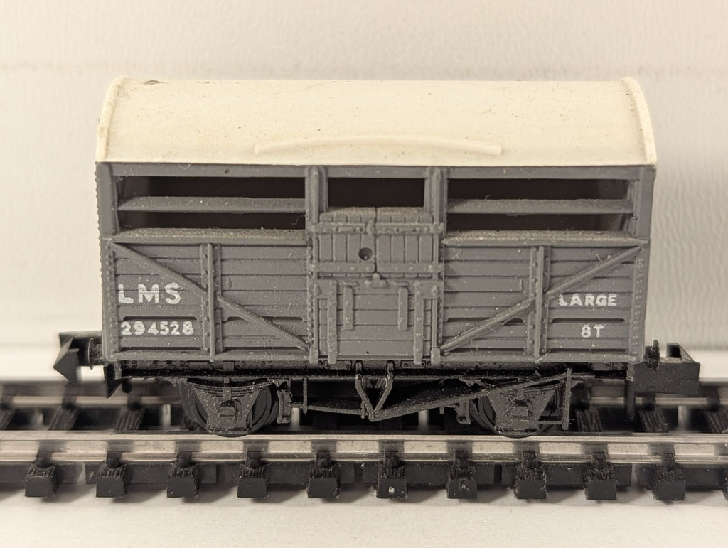 Peco N Gauge LMS Large Cattle Wagon 294528 LMS Grey