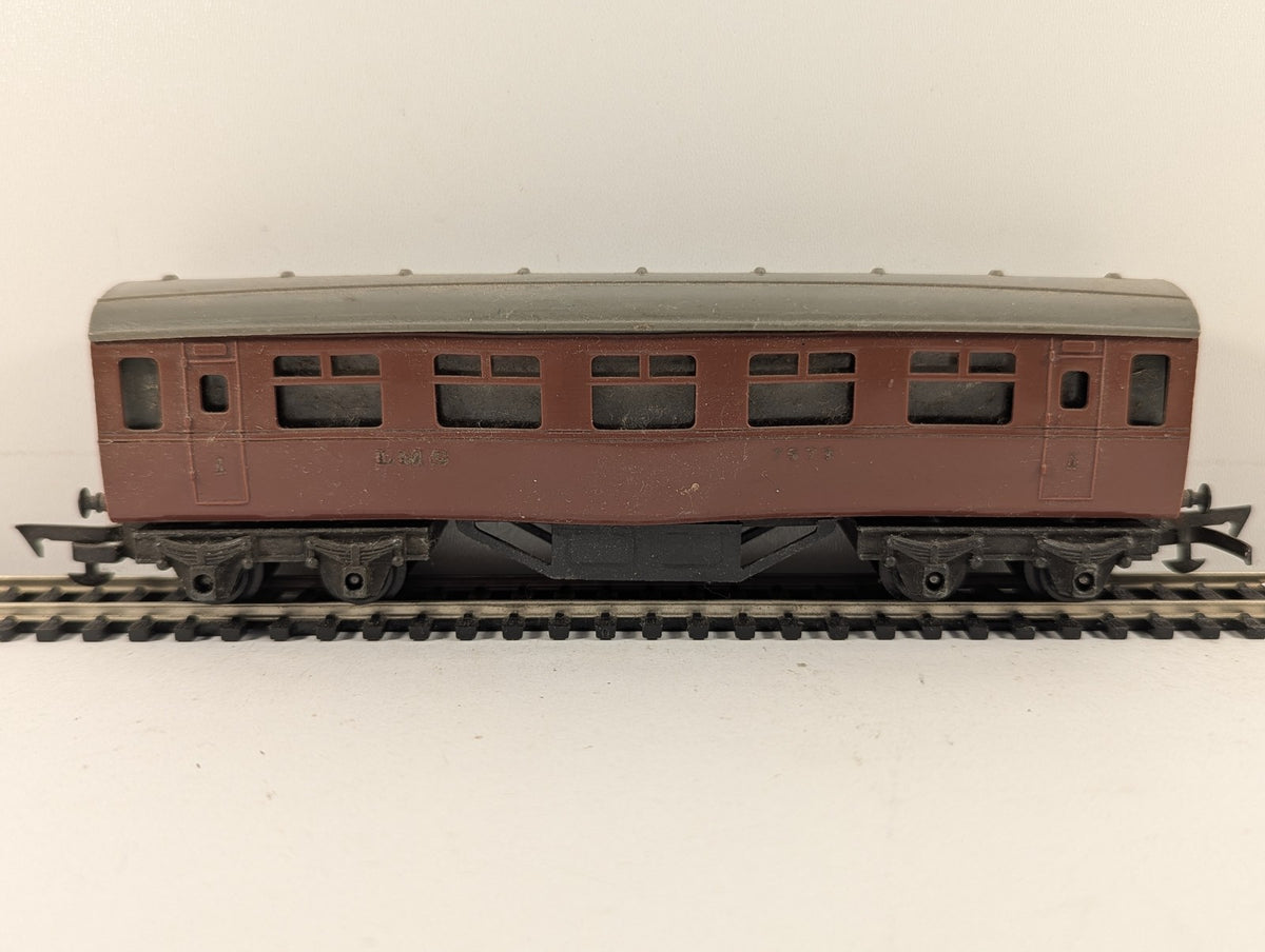 Tri-ang OO Gauge LMS Medium Passenger Coach 7573 LMS Maroon R211