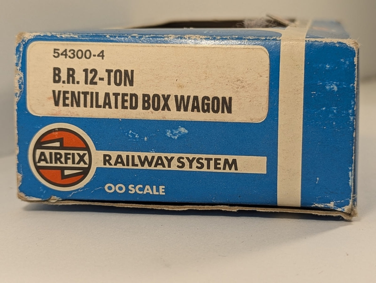 Airfix OO Scale B.R. 12-Ton Ventilated Box Wagon Goods Wagon 528163