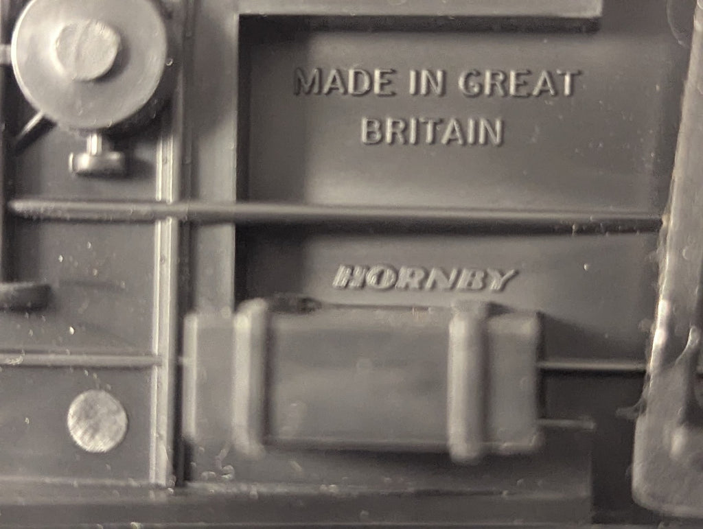 Hornby OO Gauge LNER Teak Brake Third Coach Passenger Coach 4237 R478