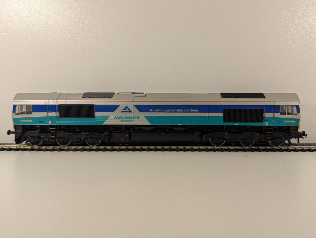 Bachmann Aggregates Class 66 66711 'Sence' Diesel Locomotive  DCC Ready