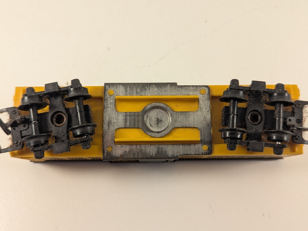 Tri-ang R114 Box Car TR22831 OO Gauge