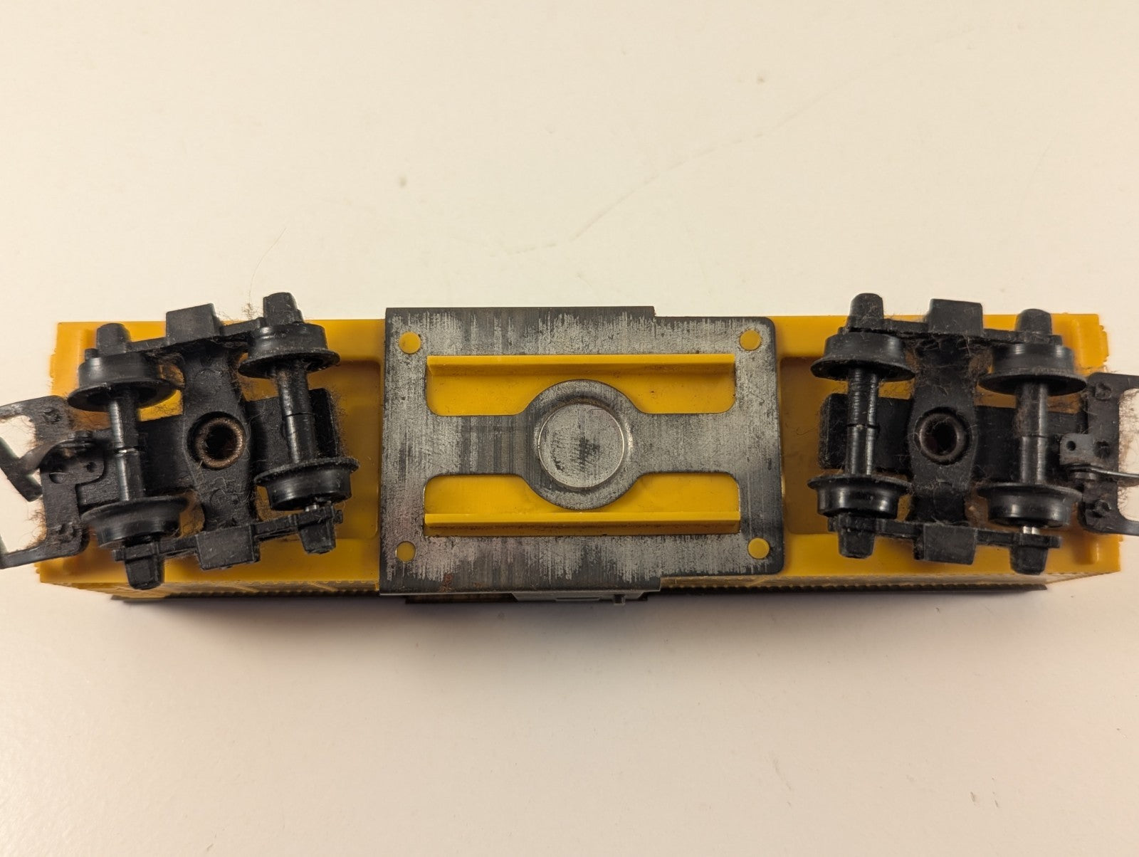 Tri-ang R114 Box Car TR22831 OO Gauge
