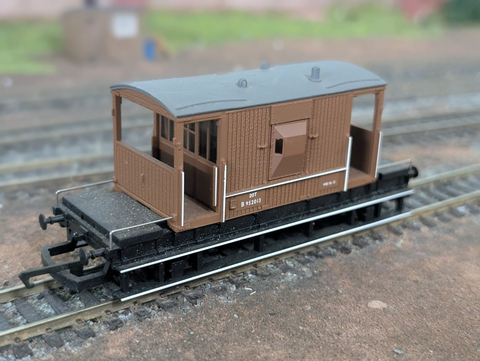 Hornby R6119 BR 20 Ton Brake Van B952006