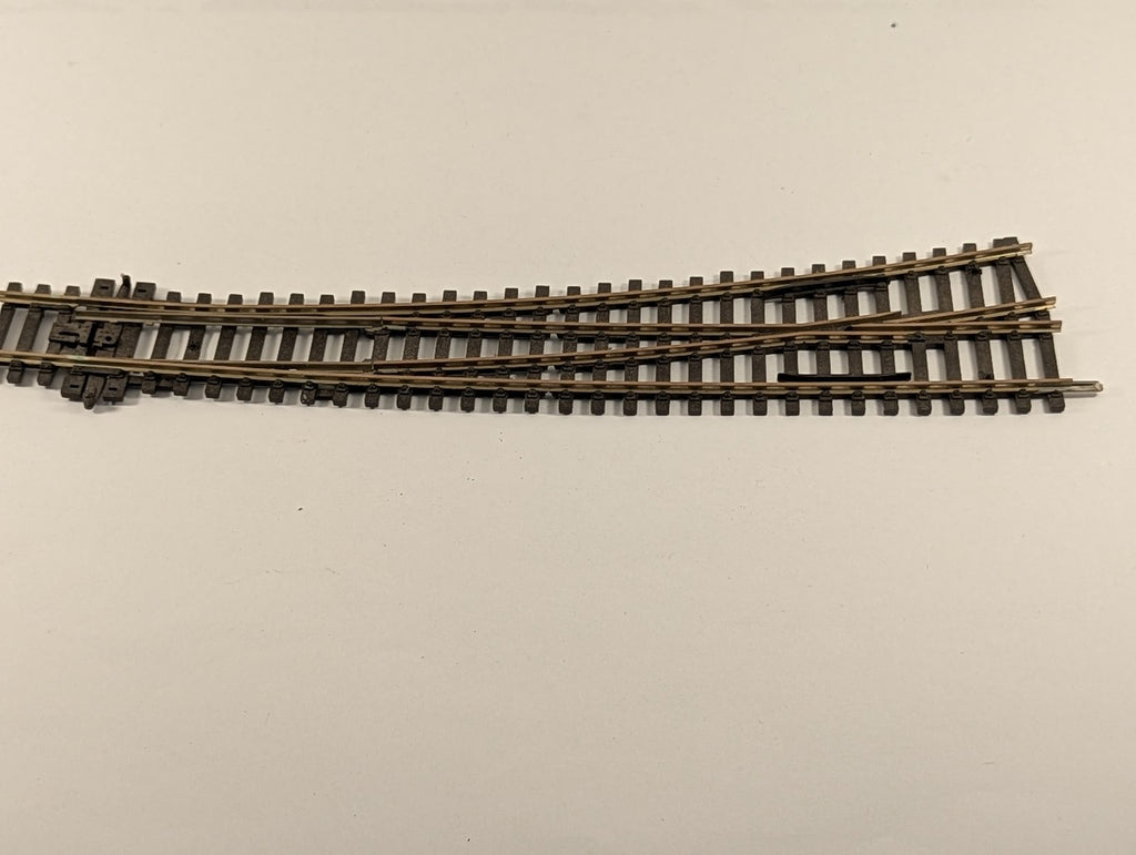 Peco OO Gauge Streamline Right Hand Turnout (Brass Rail)