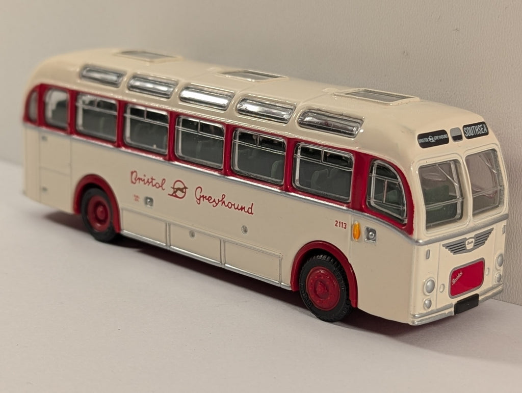 Exclusive First Editions (EFE) Bristol MW Coach – Bristol Greyhound Livery