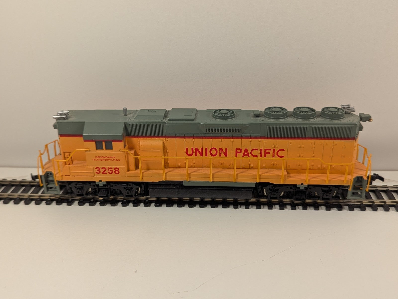 Bachmann HO #3258 Union Pacific EMD GP50 Diesel Locomotive with Working Lights