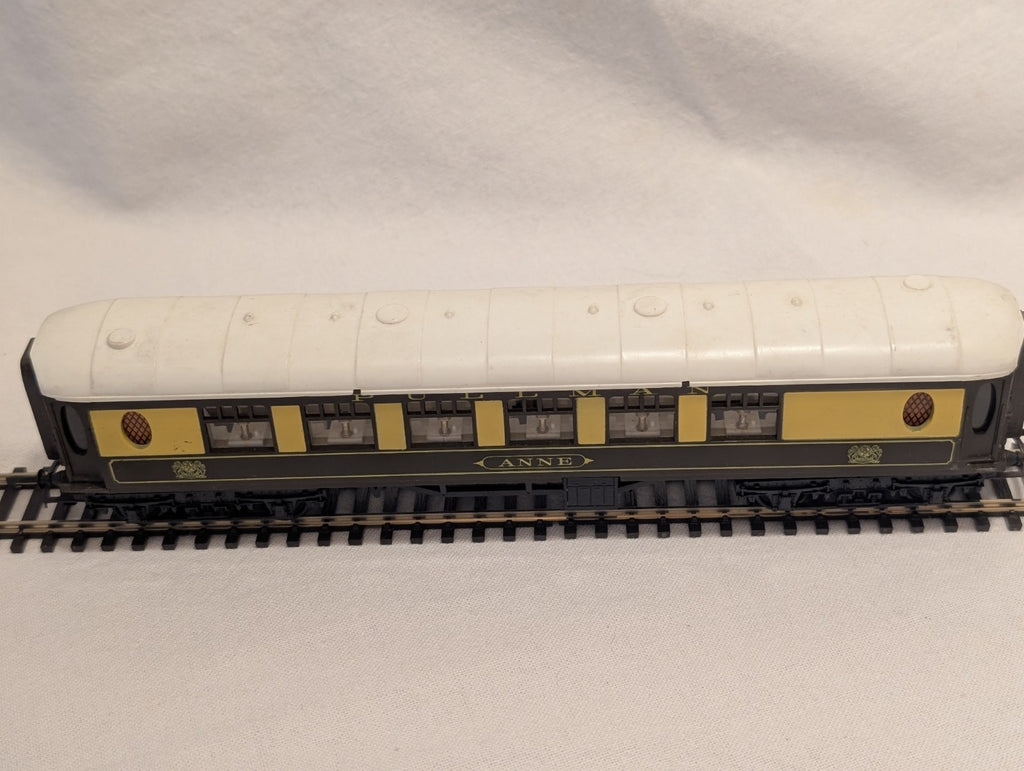 Tri-ang R228 OO Gauge Pullman Coach “Anne”