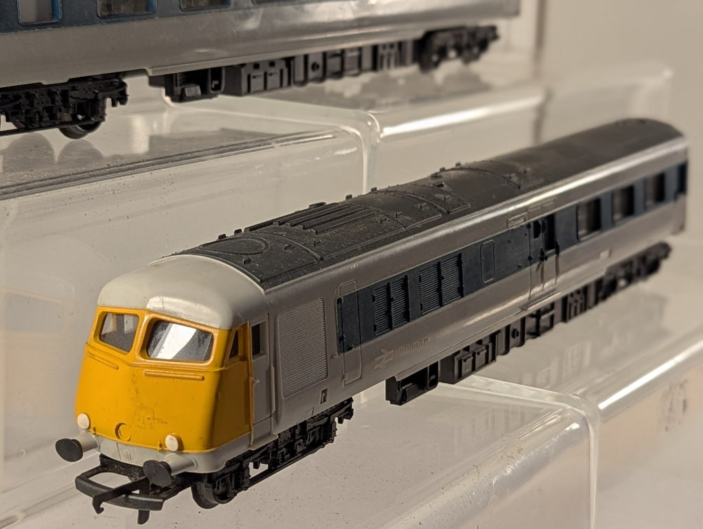 Tri-ang Hornby R555C OO Gauge BR Blue Pullman DMU Set