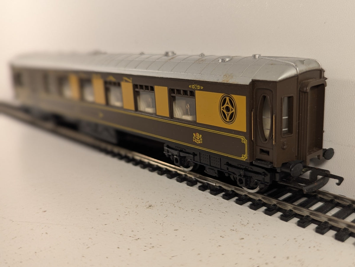 Hornby OO Gauge Pullman Brake Coach Passenger Coach Pullman Umber & Cream