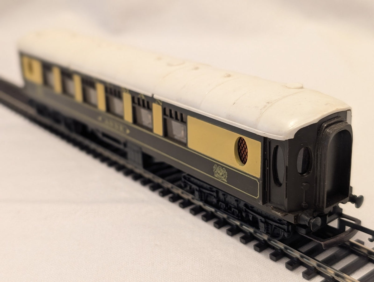 Tri-ang R228 OO Gauge Pullman Coach “Anne”