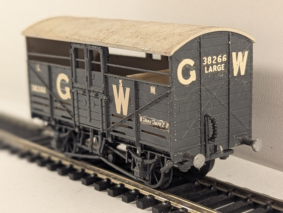 Cooper-Craft OO Gauge GWR Large Cattle Wagon Goods Wagon 38266 GWR Grey