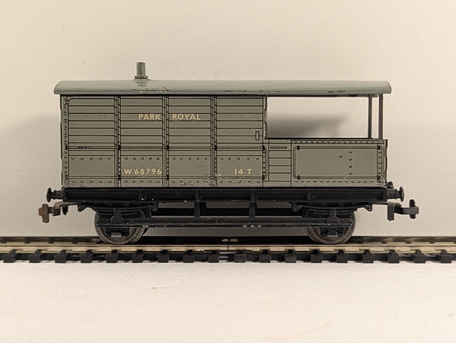 Hornby Dublo 4312 OO Gauge BR 14T Toad Brake Van